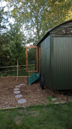 Glamping Malvern shepherd hut